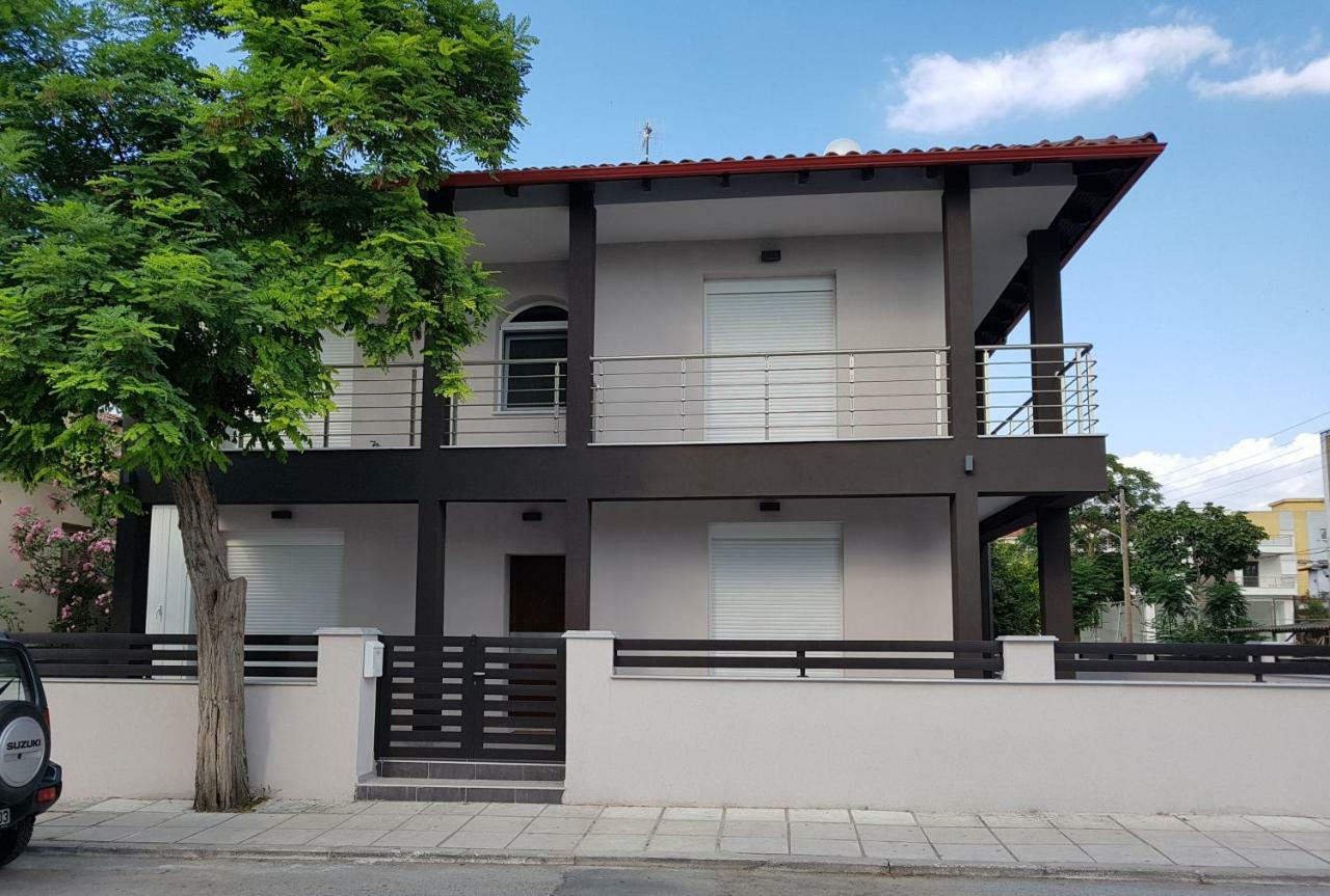 Fantastic Four Apartments Neo Epivates Exterior photo