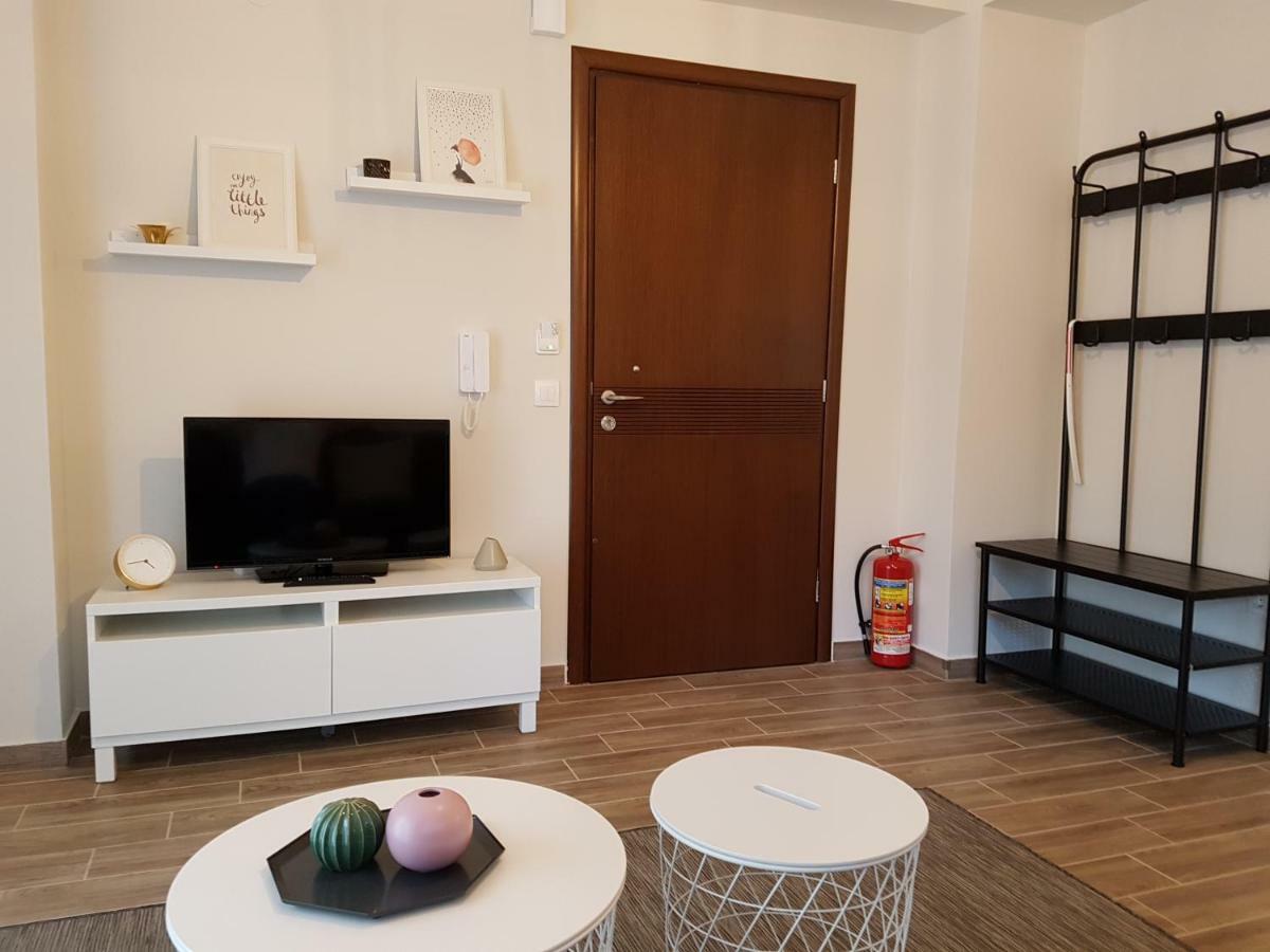 Fantastic Four Apartments Neo Epivates Exterior photo