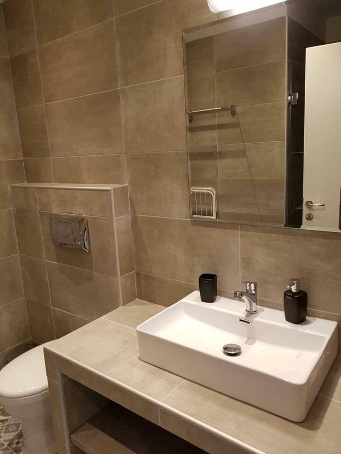 Fantastic Four Apartments Neo Epivates Exterior photo